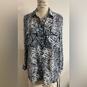 PrettyLittleThing Grey Snake Printed Oversized Chiffon Button Front Blouse Sz 4